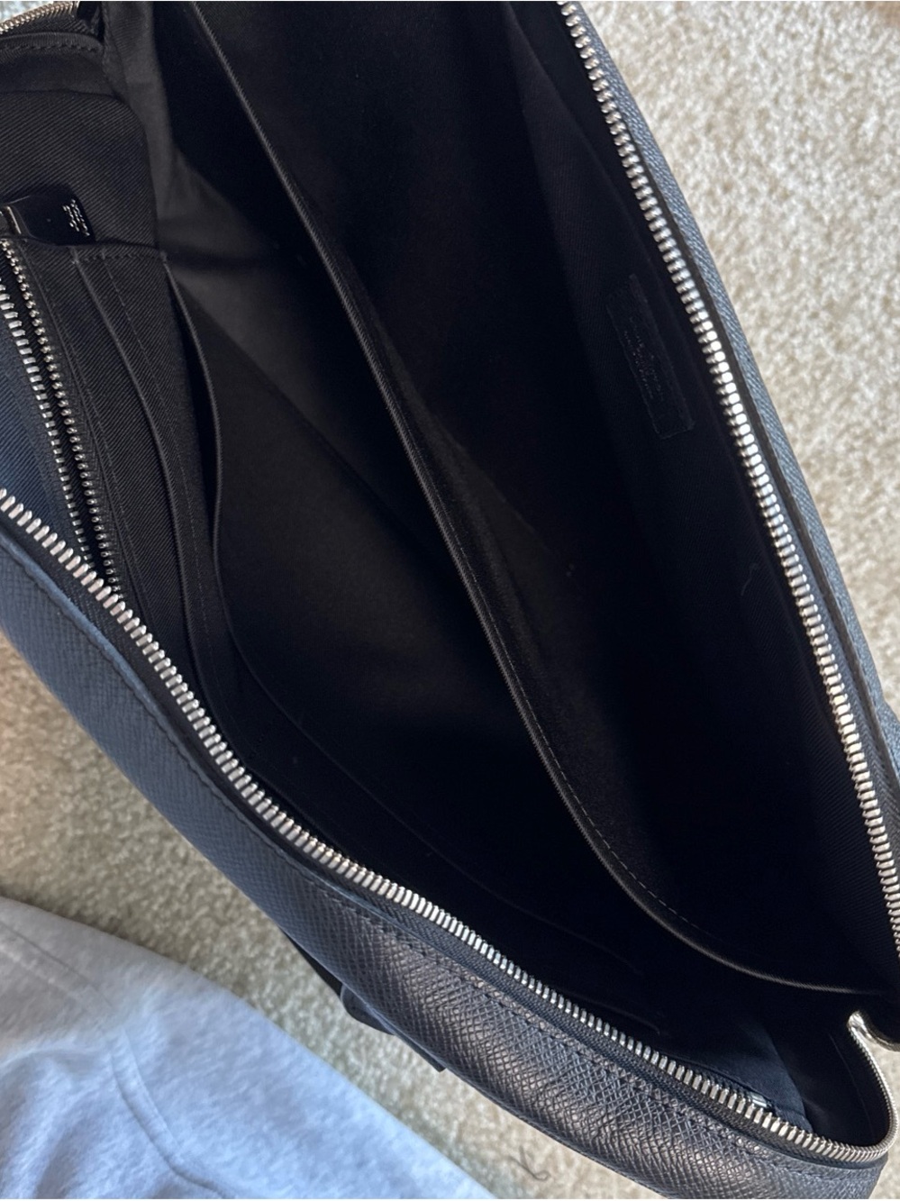 Louis Vuitton Porte Documents Black Taiga Leather Laptop Briefcase - Picture 3 of 5